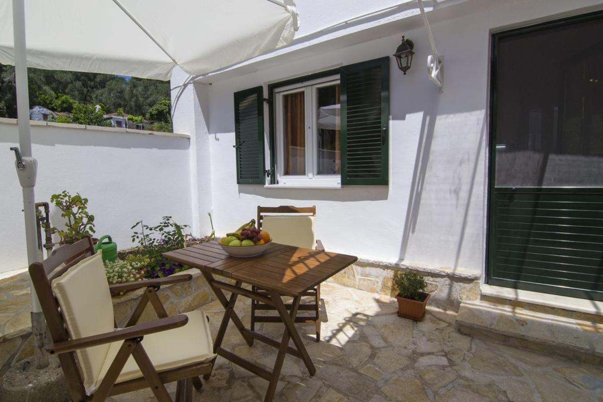 Yannis Nest Apartman Láka Kültér fotó
