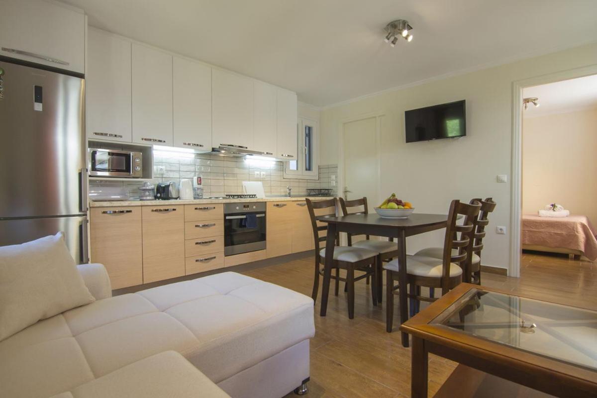 Yannis Nest Apartman Láka Kültér fotó
